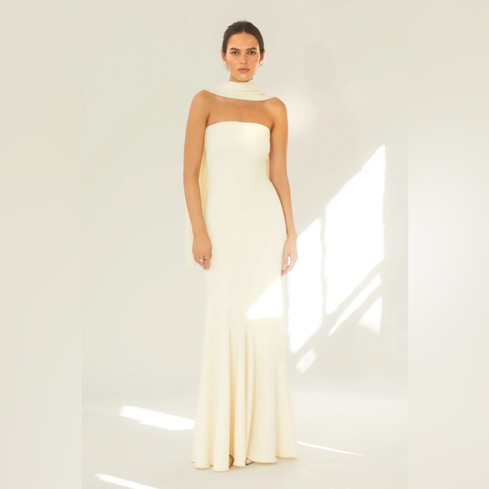 Arcina Ori Elegant Cream Strapless Evening Gown